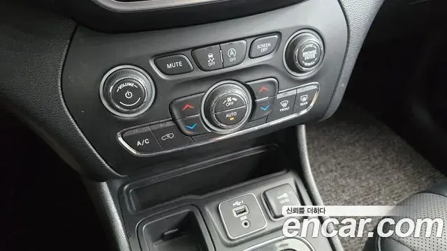 Jeep Cherokee 2022 — Photo 4/30