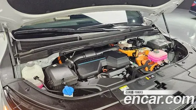 Kia Carnival 2024 — Şəkil 28/30