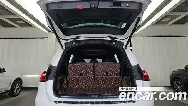Mercedes-Benz GLS-Class 2024 — Photo 13/39