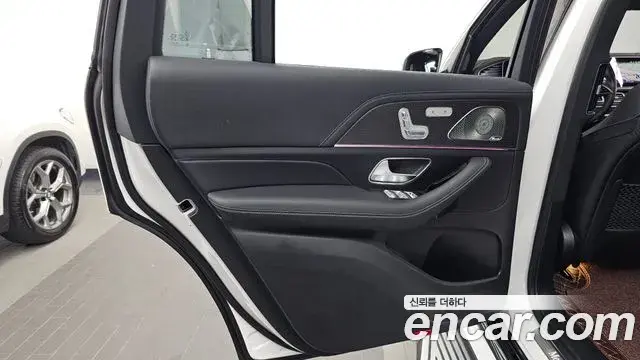 Mercedes-Benz GLS-Class 2024 — Photo 14/39