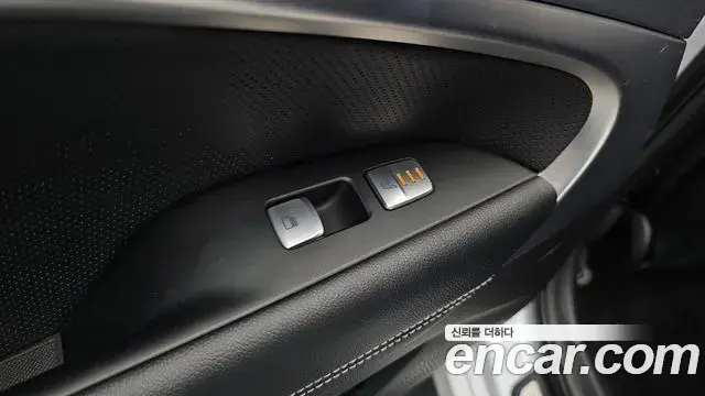 Genesis G70 2019 — ფოტო 13/35