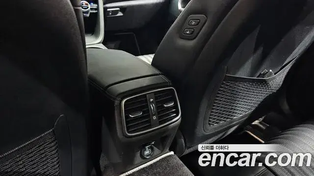 Genesis G70 2019 — ფოტო 21/35