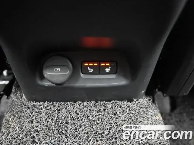 Volvo XC40 2020 — Фото 15/20