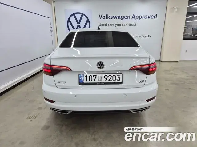 Volkswagen Jetta 2020 — Фото 4/20