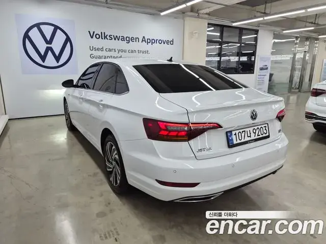 Volkswagen Jetta 2020 — Фото 17/20