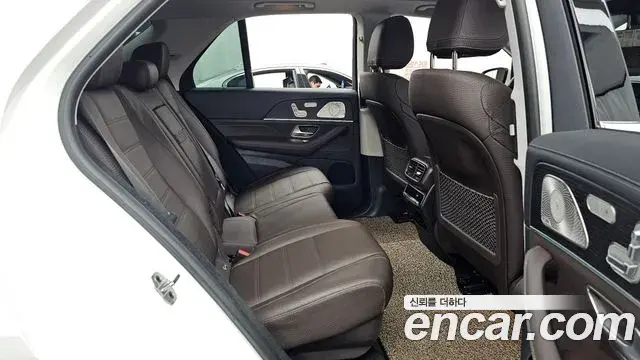 Mercedes-Benz GLE-Class 2023 — ფოტო 14/36