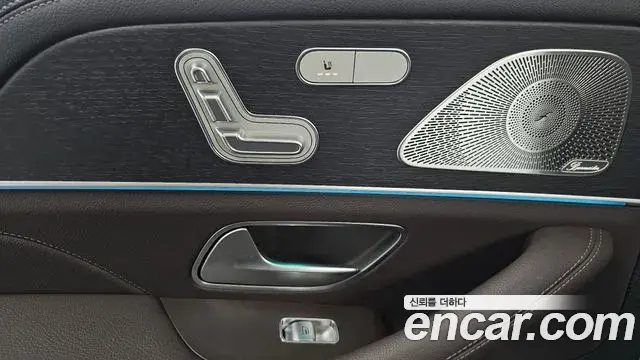 Mercedes-Benz GLE-Class 2023 — ფოტო 16/36