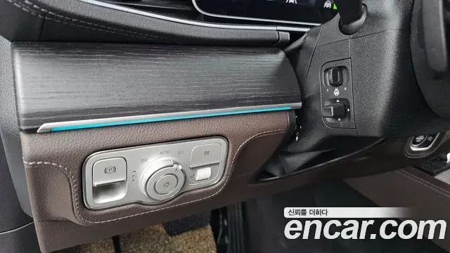 Mercedes-Benz GLE-Class 2023 — ფოტო 15/36