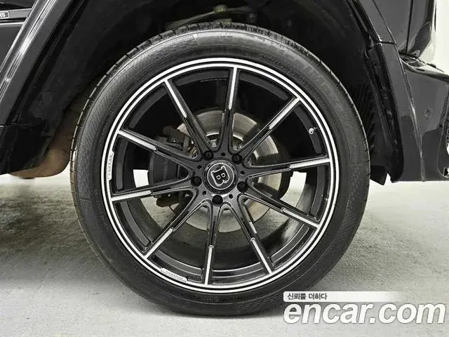 Mercedes-Benz G-Class 2021 — Photo 10/19