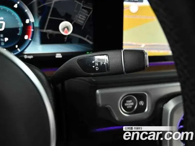 Mercedes-Benz G-Class 2021 — Photo 12/19