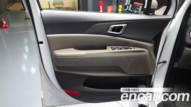 Kia Carnival 2024 — Şəkil 29/35