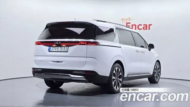 Kia Carnival 2023 — Фото 2/20