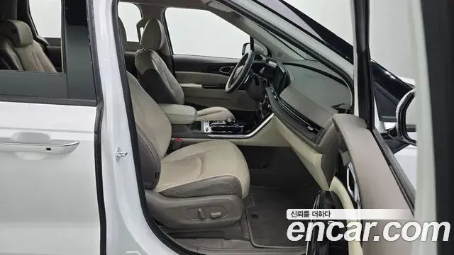Kia Carnival 2023 — Фото 11/20