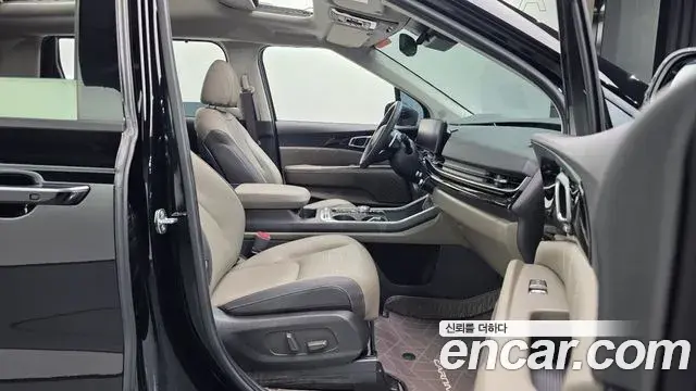 Kia Carnival 2024 — Photo 24/37