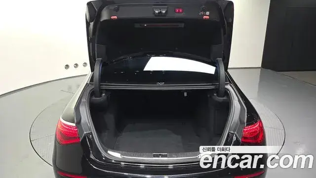 Mercedes-Benz S-Class 2023 — Фото 19/20