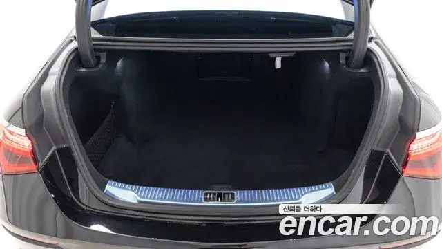 Mercedes-Benz S-Class 2025 — ფოტო 17/20