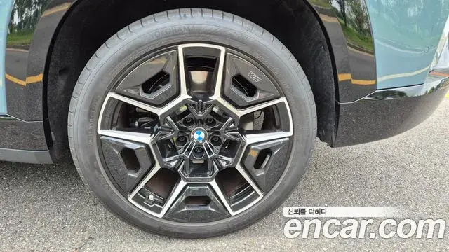 BMW XM 2025 — ფოტო 17/20