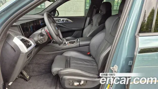BMW XM 2025 — ფოტო 8/20
