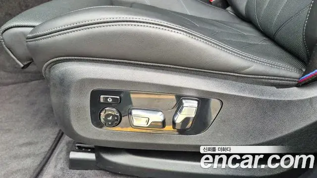 BMW XM 2025 — ფოტო 15/20