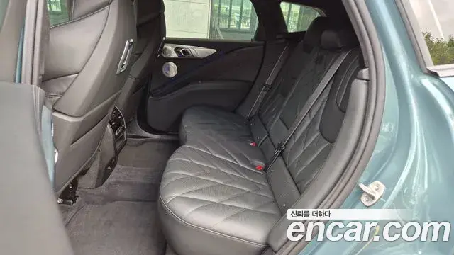 BMW XM 2025 — ფოტო 19/20