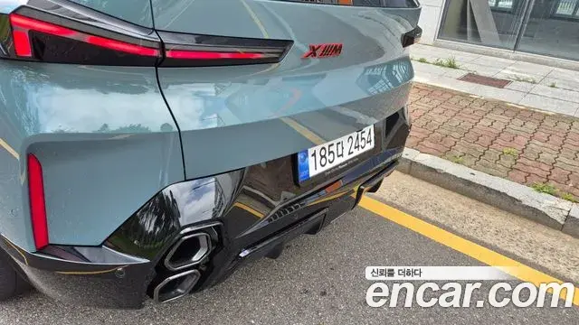 BMW XM 2025 — ფოტო 14/20