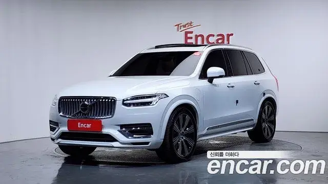 Volvo XC90 2023 — Photo 18/43