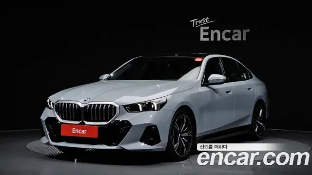 BMW 5 Series 2026 — Şəkil 2/31