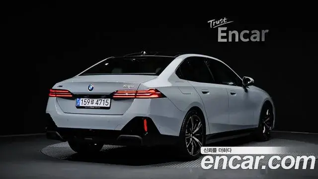 BMW 5 Series 2026 — Şəkil 30/31