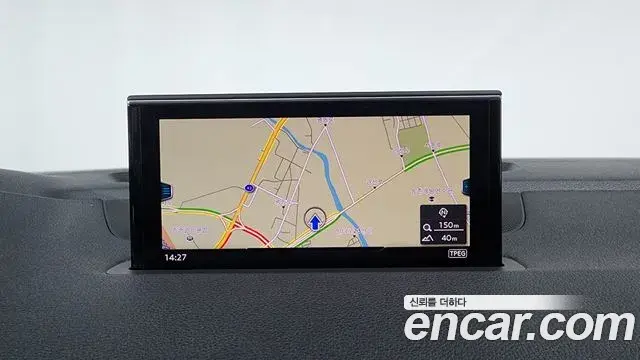 Audi Q7 2019 — Şəkil 24/39