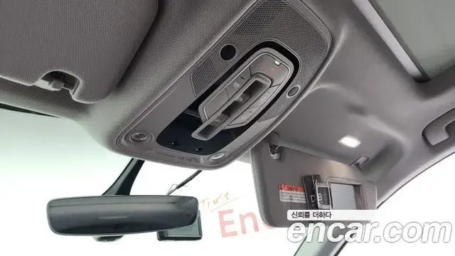 Audi Q7 2019 — Şəkil 13/39