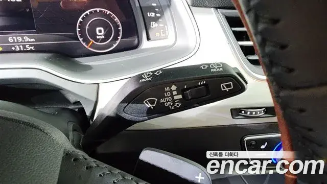 Audi Q7 2019 — Şəkil 22/39