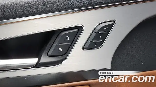 Audi Q7 2019 — Şəkil 18/39