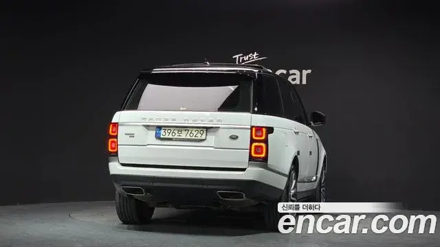 Land Rover Range Rover 2021 — Photo 1/39