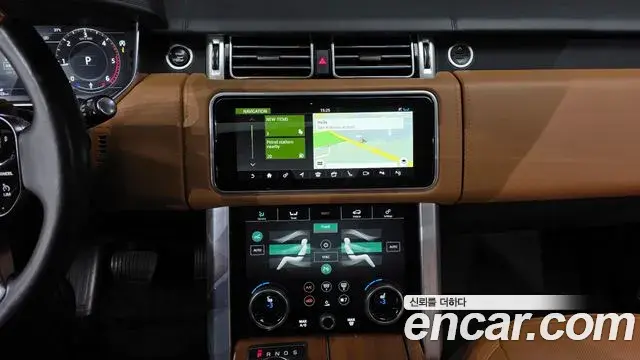 Land Rover Range Rover 2021 — Photo 22/39