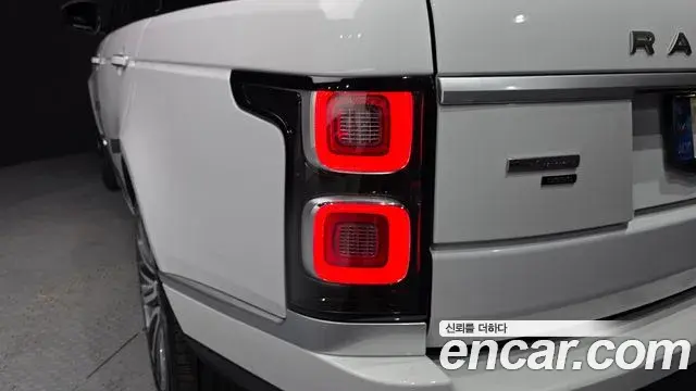 Land Rover Range Rover 2021 — Photo 16/39