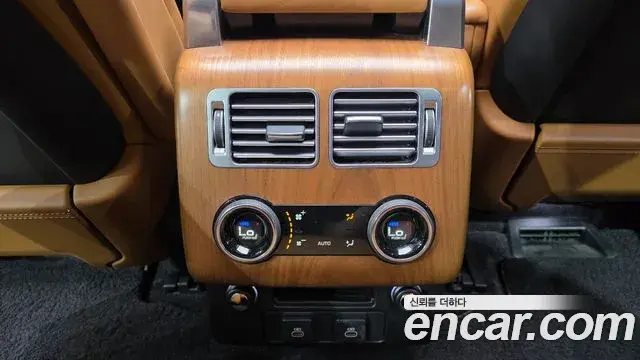 Land Rover Range Rover 2021 — Photo 7/39