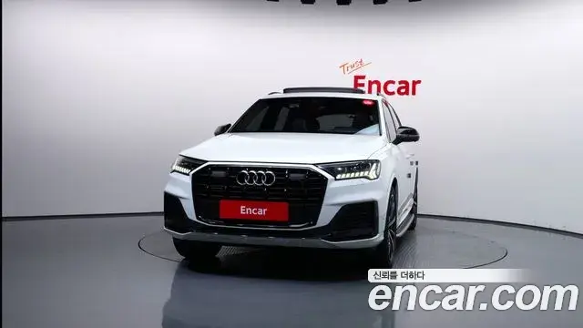 Audi Q7 2021 — Фото 3/20