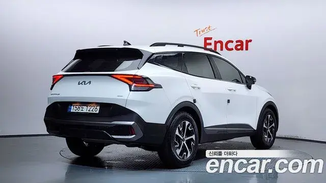 Kia Sportage 2022 — Фото 2/20
