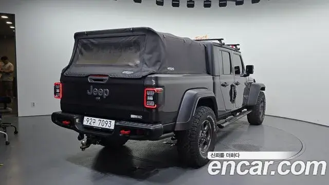 Jeep Gladiator 2021 — ფოტო 3/30