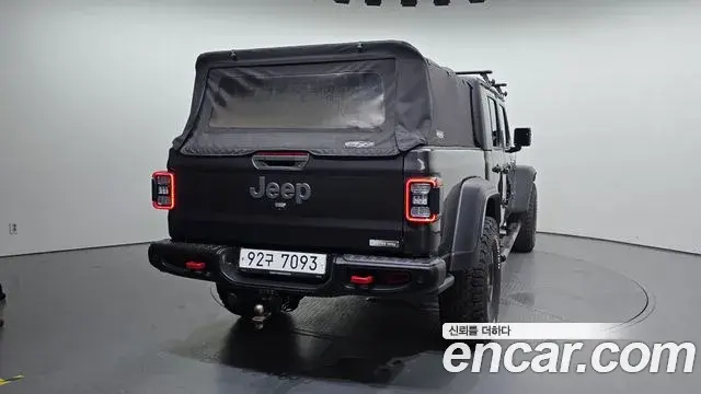 Jeep Gladiator 2021 — ფოტო 26/30