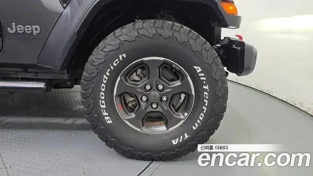 Jeep Gladiator 2021 — ფოტო 13/30