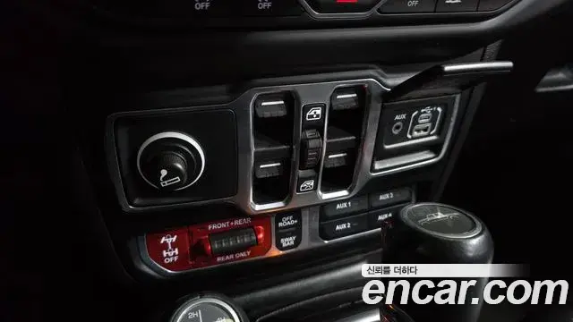 Jeep Gladiator 2021 — ფოტო 10/30
