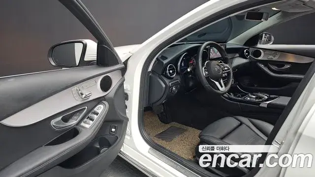 Mercedes-Benz C-Class 2020 — Фото 10/20