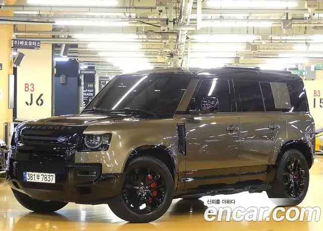 Land Rover Defender 2023 — Photo 11/20