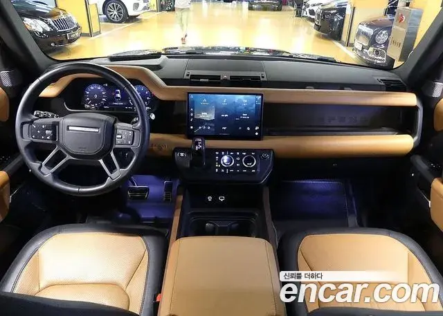 Land Rover Defender 2023 — Photo 10/20