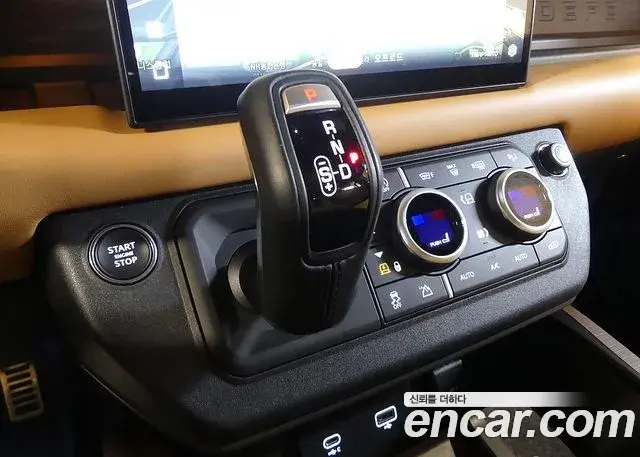 Land Rover Defender 2023 — Photo 4/20