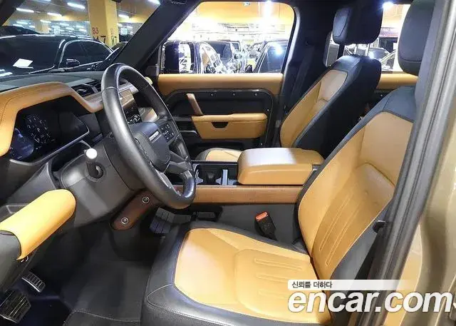 Land Rover Defender 2023 — Photo 20/20