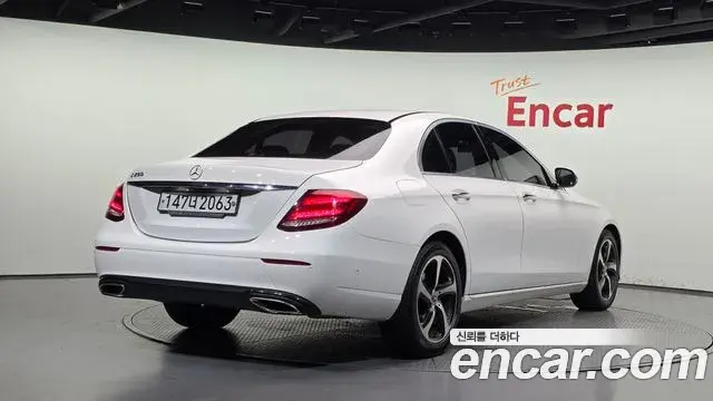 Mercedes-Benz E-Class 2019 — Şəkil 14/20