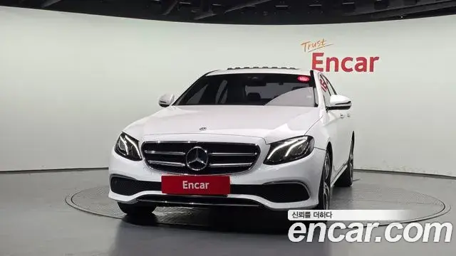 Mercedes-Benz E-Class 2019 — Şəkil 8/20