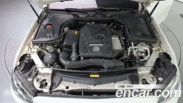 Mercedes-Benz E-Class 2019 — Şəkil 7/20